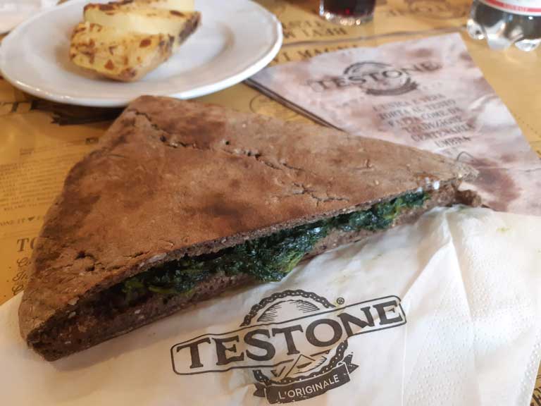 Torta al testo di Testone a Milano