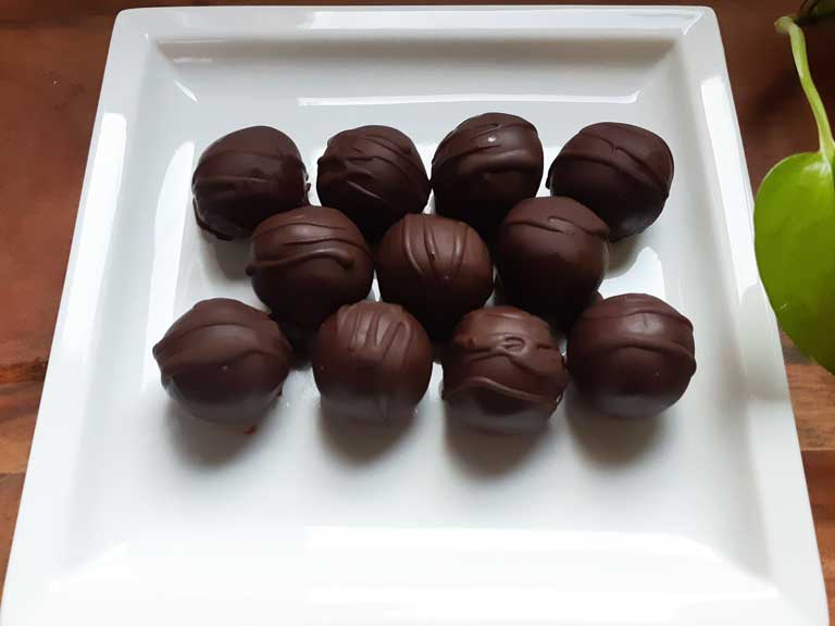 Bonbon-cocco-arachidi-cioccolato