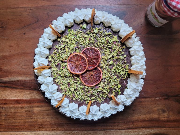 Torta all'arancia, cioccolato e panna