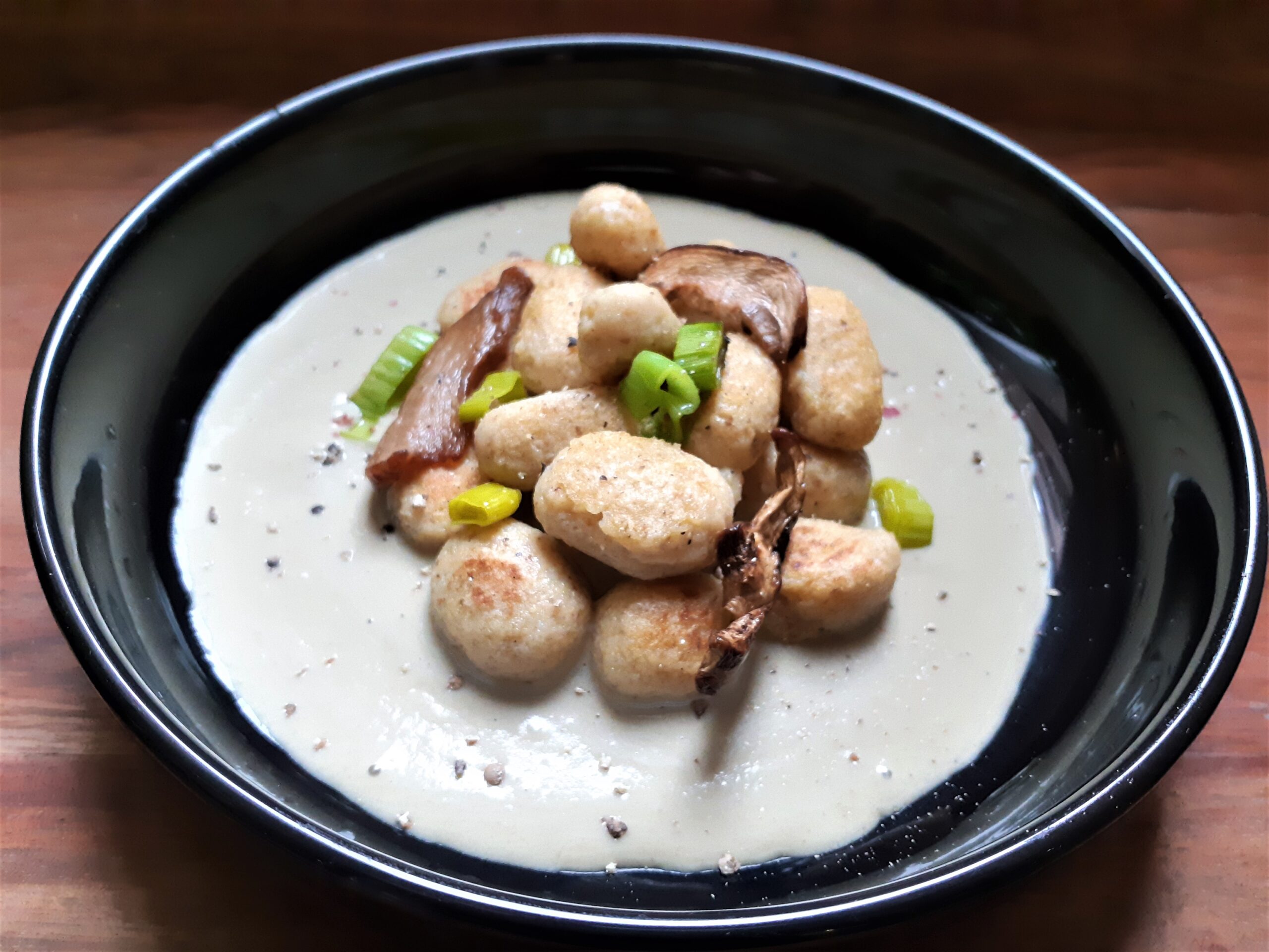 gnocchi di polenta su crema di funghi e porri