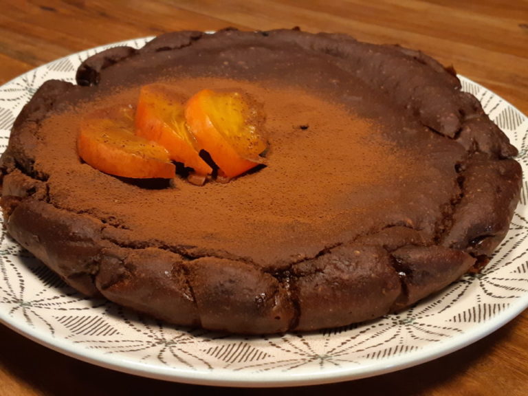 Torta di cachi e cioccolato