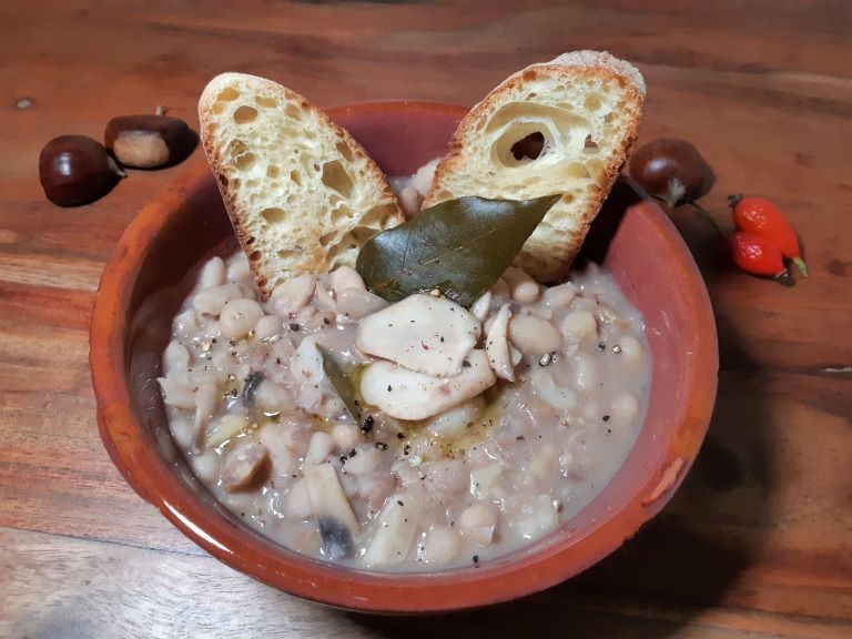 zuppa di castagne e fagioli